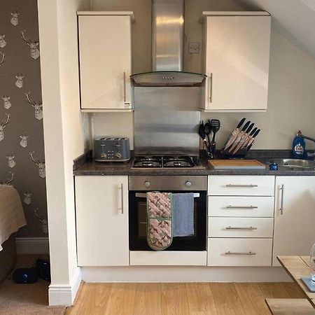 Upper 2 Bedroom Apartment In The Heart Of Jesmond Newcastle-upon-Tyne Extérieur photo